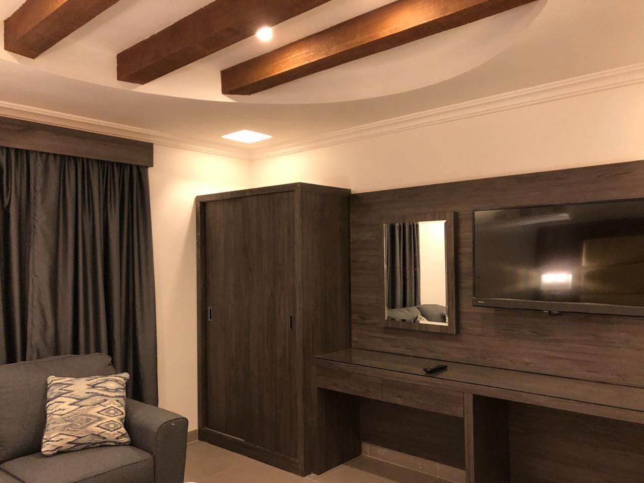 Villa Hotel Apartments Эль-Хубар Экстерьер фото